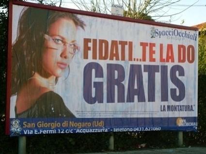 Cartellone pubblicitario per occhiali