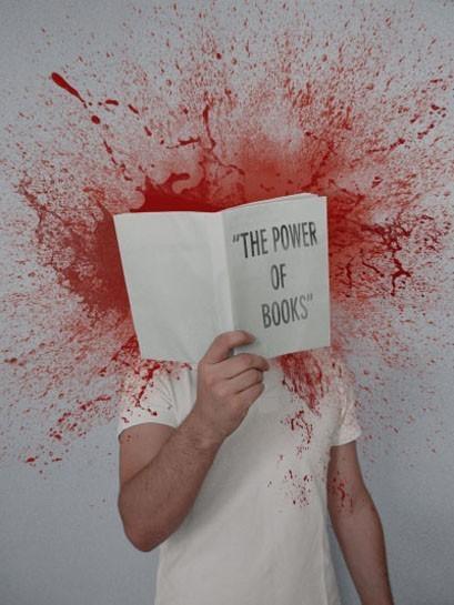 Foto Divertente: Libro esplosivo