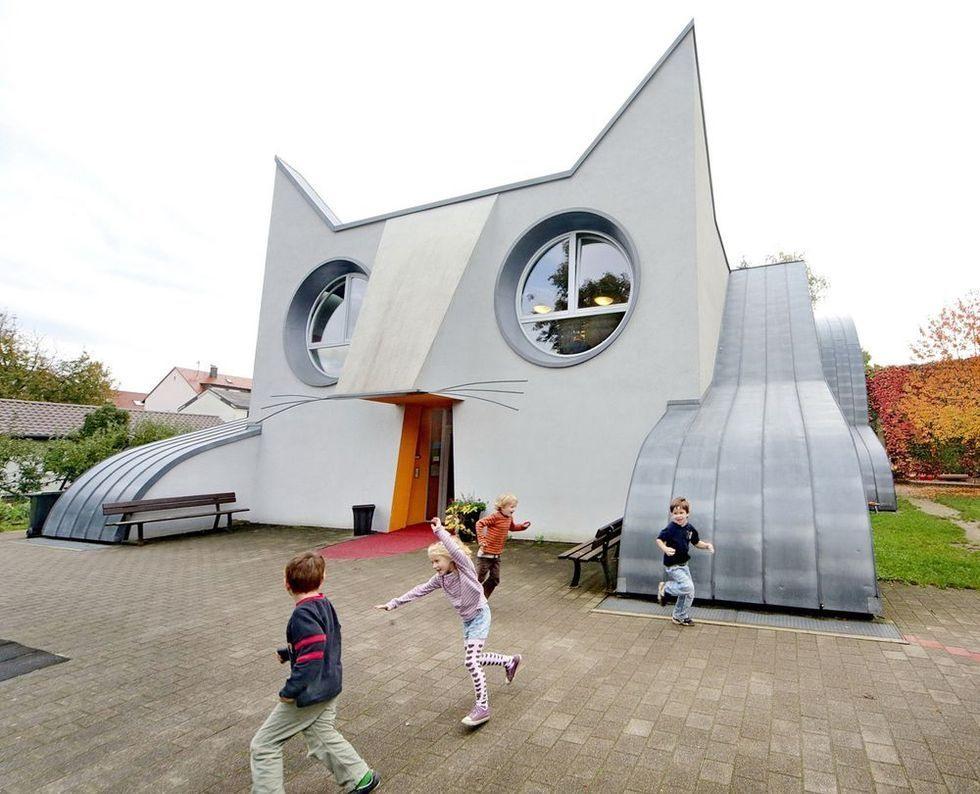 Foto Divertente: Casa a forma di gatto