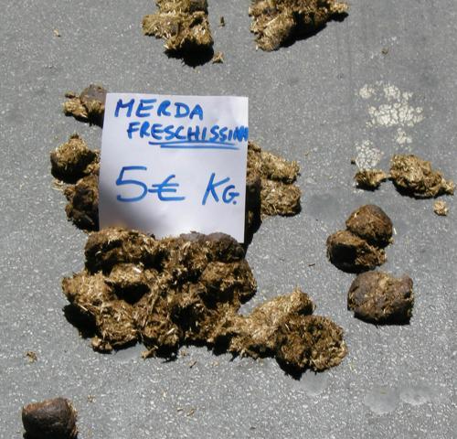 Foto Divertente: Concime fresco con prezzo al Kilo