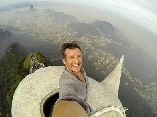 Foto Divertente: Foto dalla testa del Gesù del Brasile