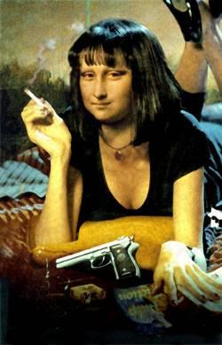 Foto Divertente: Gioconda con sigaretta e pistola