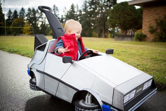 Foto Divertente: Macchina per bambino a forma di Delorean 