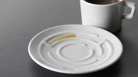 Piattino sotto tazza con labirinto
