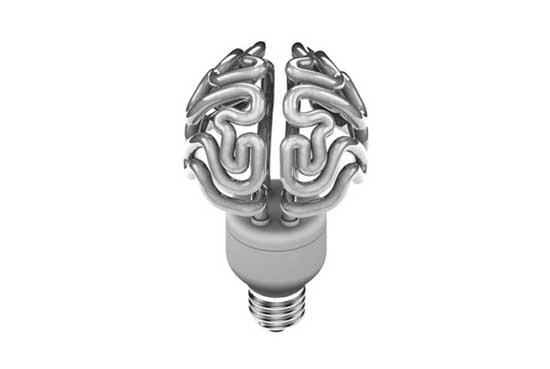 Foto Divertente: Lampadina a forma di cervello