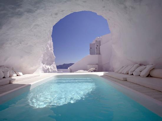 Foto Divertente: Piscina dentro caverna di ghiaccio