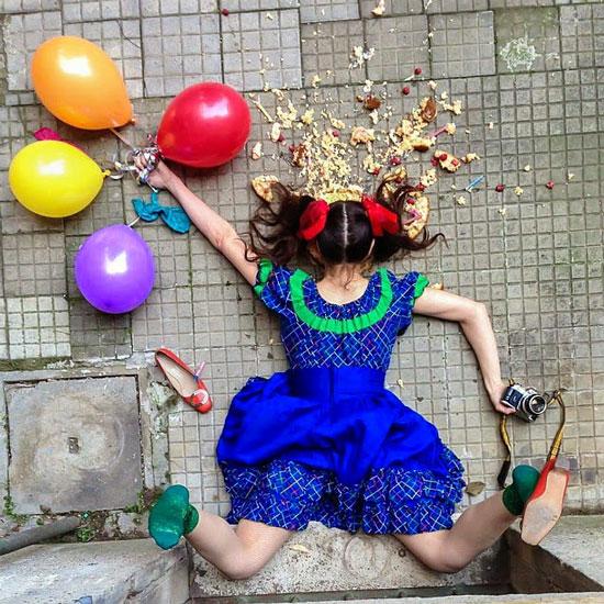 Foto Divertente: Donna che precipita su torta