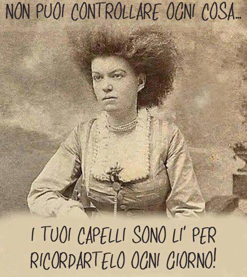 Foto Divertente: Donna con capelli spettinati