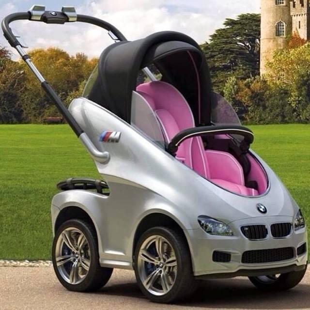 Foto Divertente: Passeggino bmw molto confortevole