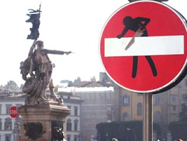 Segnale stradale con icona che taglia il divieto di accesso