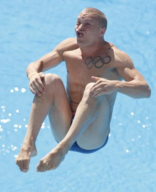 Foto Divertente: Smorfia del viso durante un tuffo