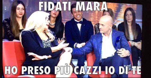 Foto Divertente: Mara Venier e Signorini che parlano