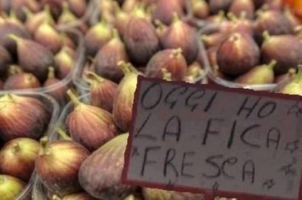 Foto Divertente: Cartello da fruttivendolo che pubblicizza i fichi