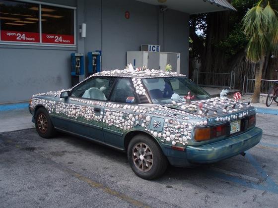 Foto Divertente: Auto con conchiglie sulla carrozzeria