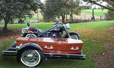 Foto Divertente: Moto con bara come sidecar