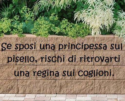 Foto Divertente: Scritta sul muro della principessa e la regina