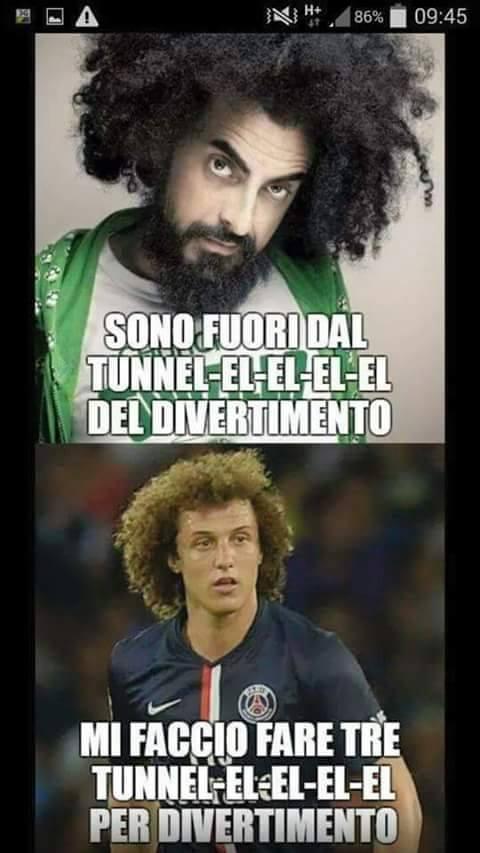 Giocatore messo a confronto con Caparezza