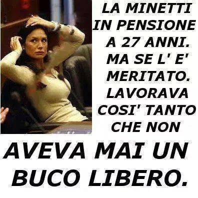 Foto Divertente: La parlamentare Minetti che lavora troppo