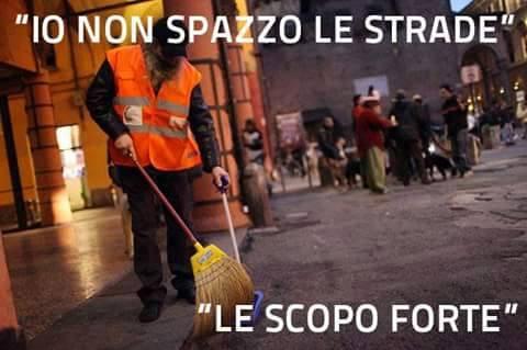 Uomo che spazza le strade