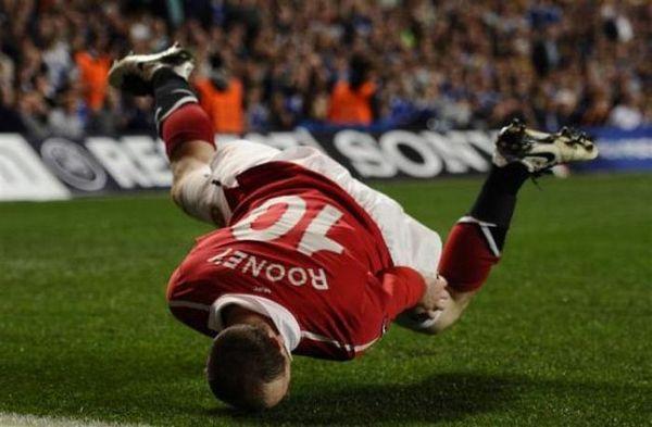 Foto Divertente: Caduta in campo