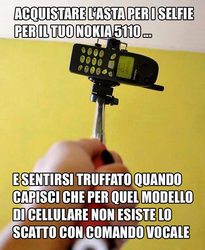 Fare un selfie con il cellulare con l'asta 