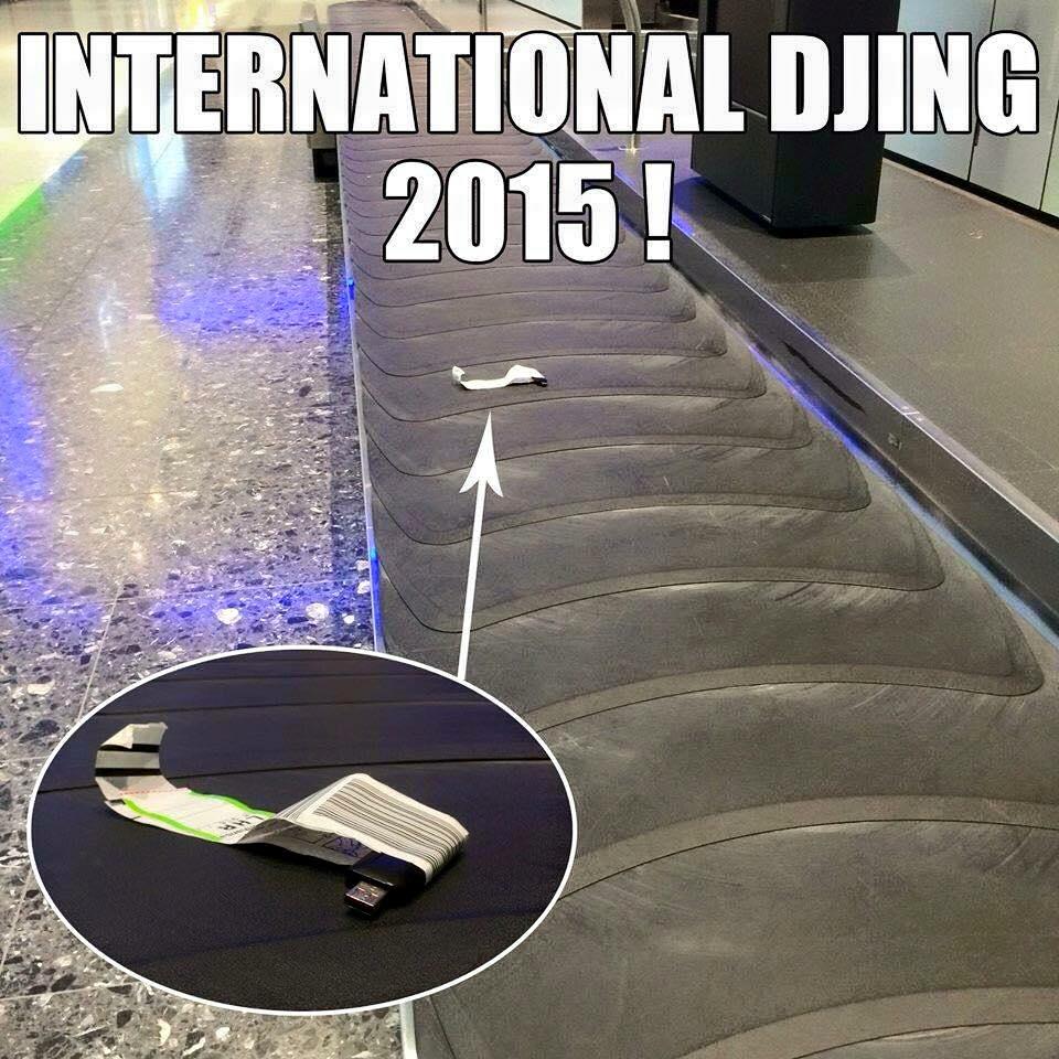 Foto Divertente: Penna usb su nastro bagagli aeroporto
