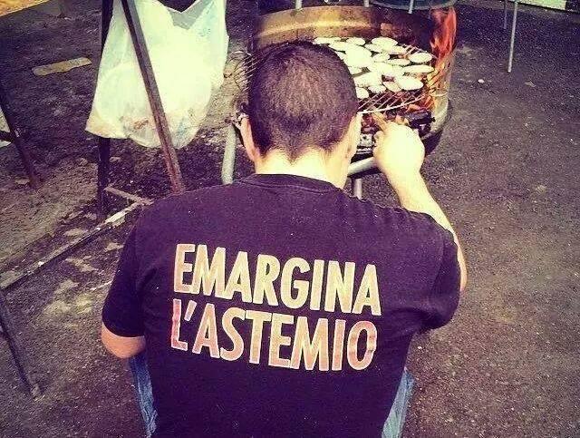 Foto Divertente: Maglietta contro gli astemi