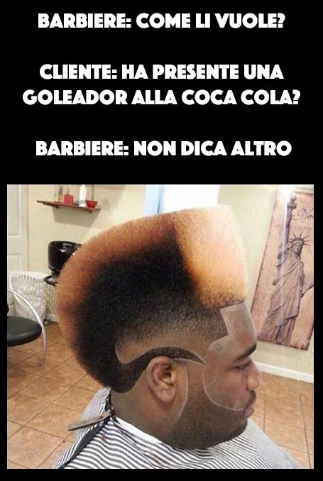Capelli di un nero tagliati in maniera molto originale