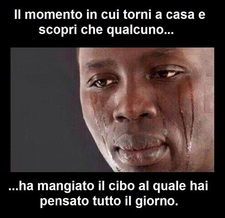 Foto Divertente: Uomo che piange perchè non ha più il suo piatto preferito