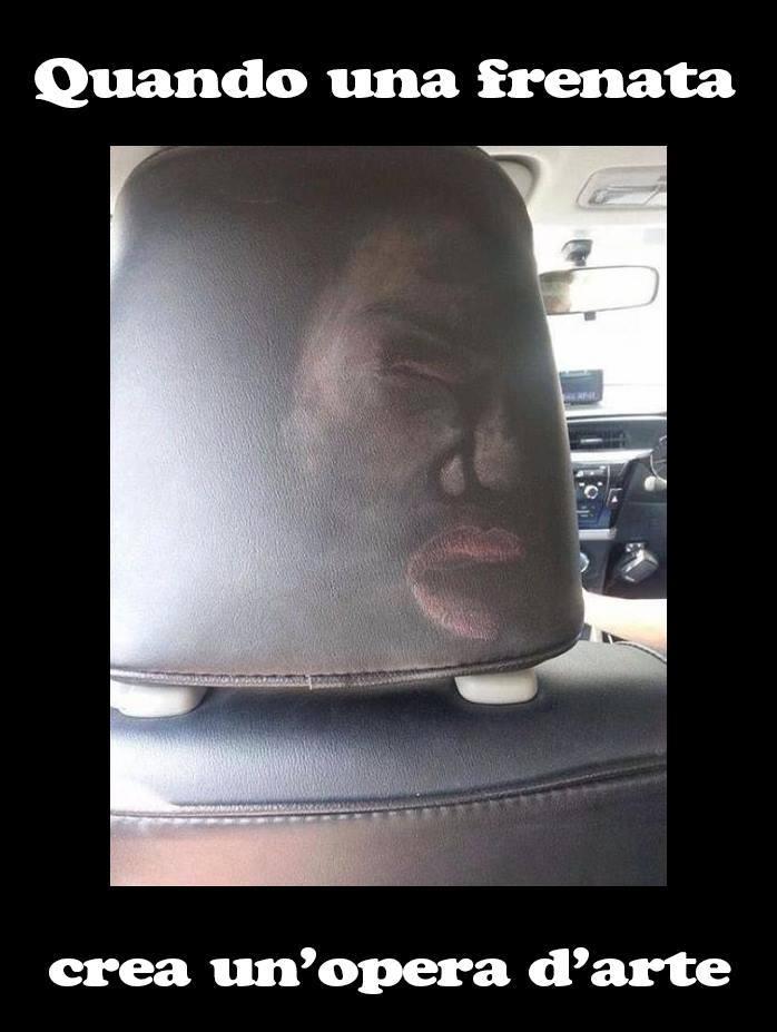 Foto Divertente: Sagoma del viso di donna disegnato nel sedile della macchina