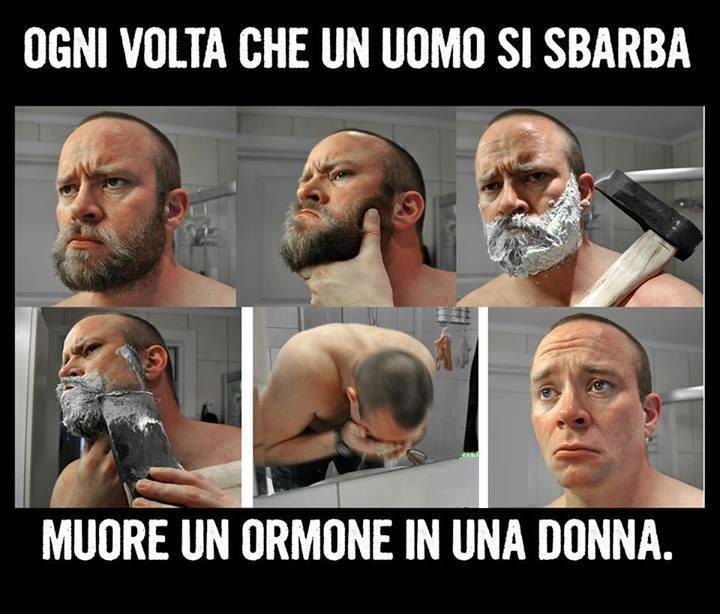 Foto Divertente: Uomo che si leva la barba con il rasoio