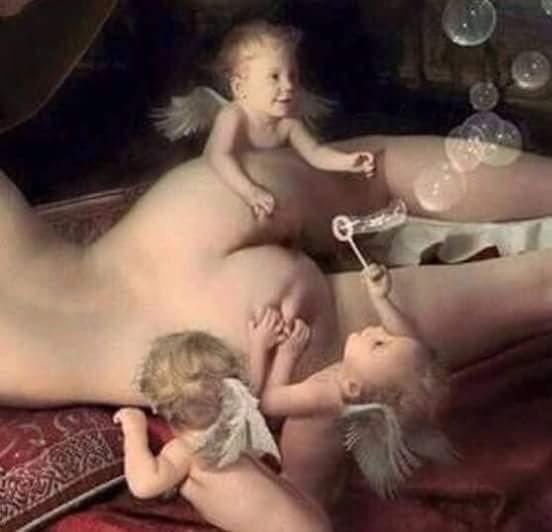Foto Divertente: Putti che fanno bolle di sapone