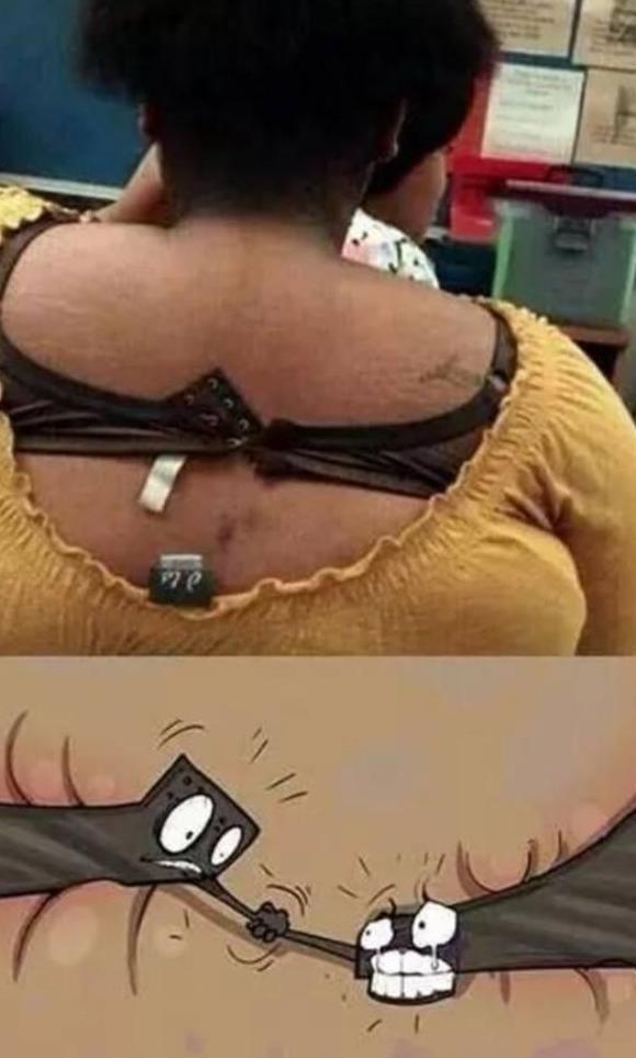 Foto Divertente: Reggiseno che non riesce a reggere il peso