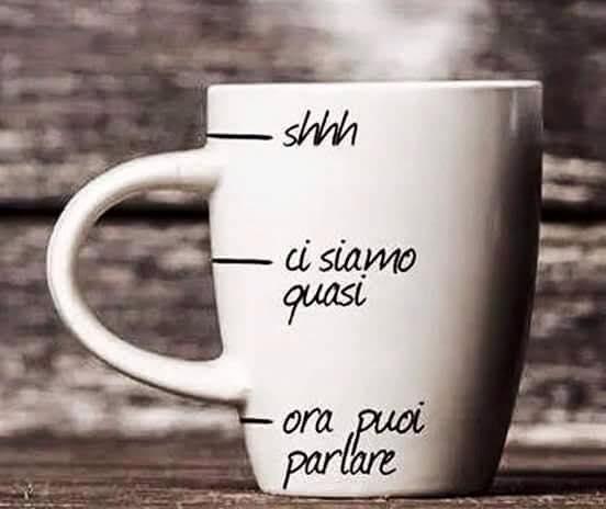 Tazza del caffè con scritto quando parlare