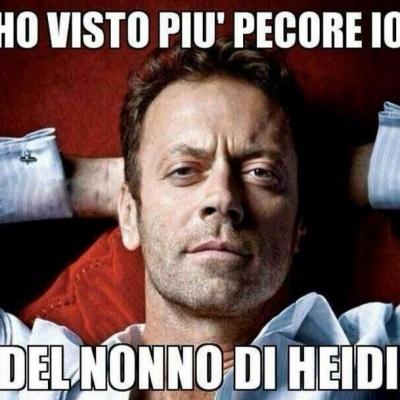 Foto Divertente: Rocco Siffredi che ha visto tante pecore