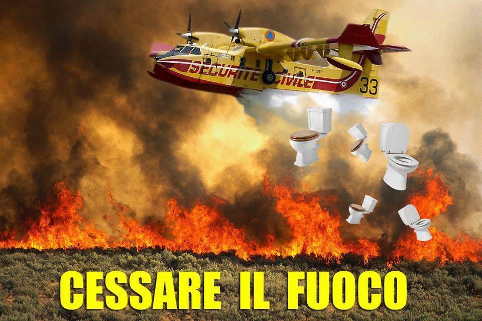 Foto Divertente: Aereo che lancia wc sul fuoo