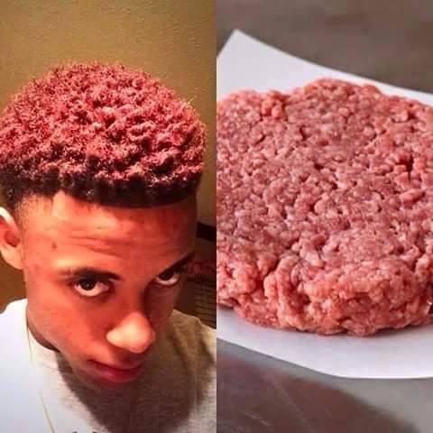 Capelli di un uomo simili ad un hamburger
