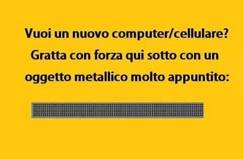 Foto Divertente: Se vuoi comprare un pc nuovo grattare sullo schermo