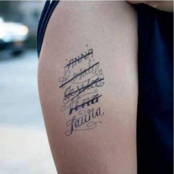 Foto Divertente: Tatuaggi  cancellati con nomi di donne
