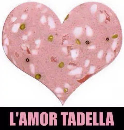Foto Divertente: Un cuore di mortadella