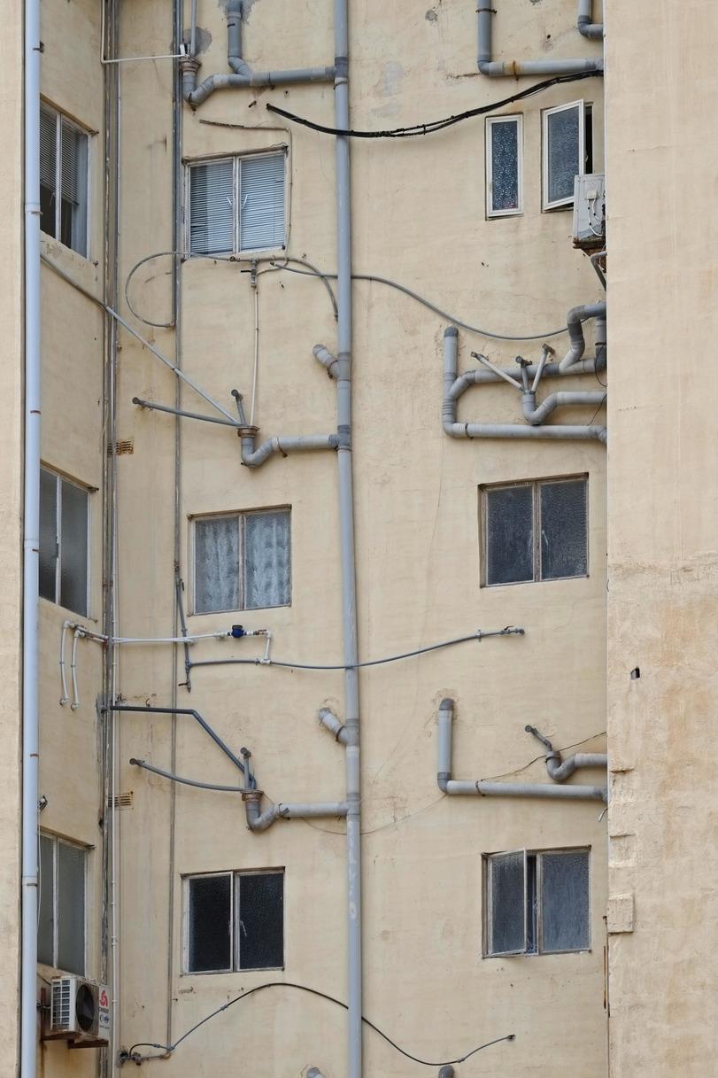 Palazzo con molti tubi
