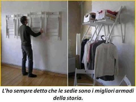 Sedie usate come armadio