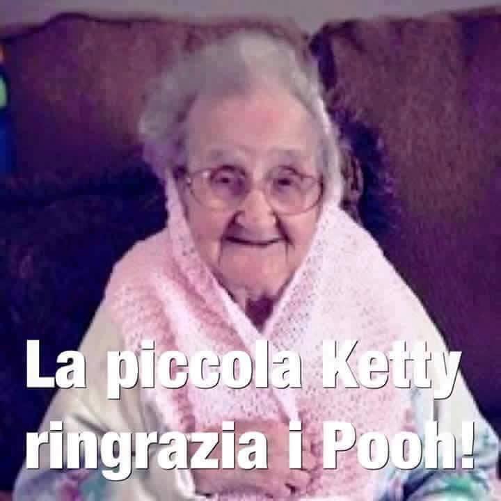 Foto Divertente: Anziana signora ringrazia i pooh: è la piccola Ketty
