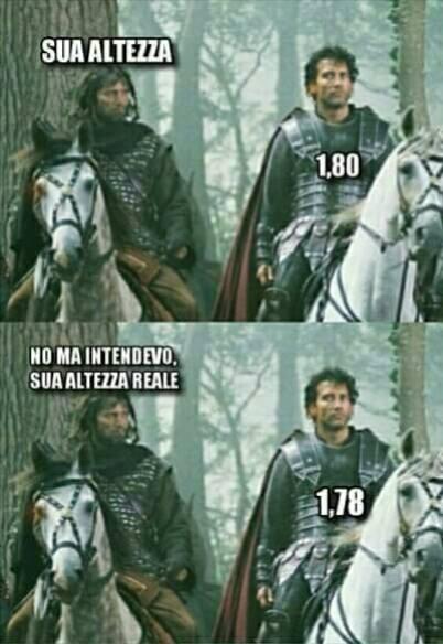 Due cavalieri che parlano della loro altezza