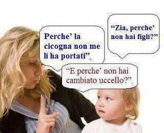 Foto Divertente: Bambina che chiede alla zia perchè non ha figli