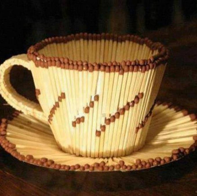 Tazza da caffè fatta con cerini