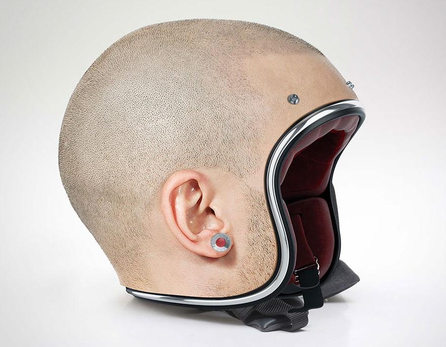 Casco che sembra una testa umana