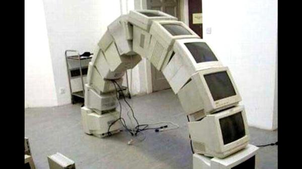 Arco fatto con i monitor del pc