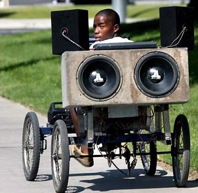 Foto Divertente: Autoradio su carro