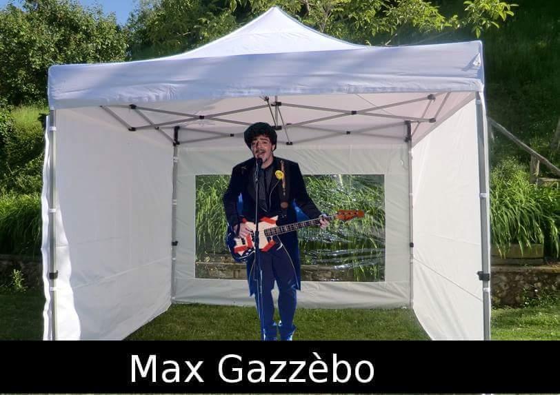 Max Gazzè che canta sotto un gazzebo